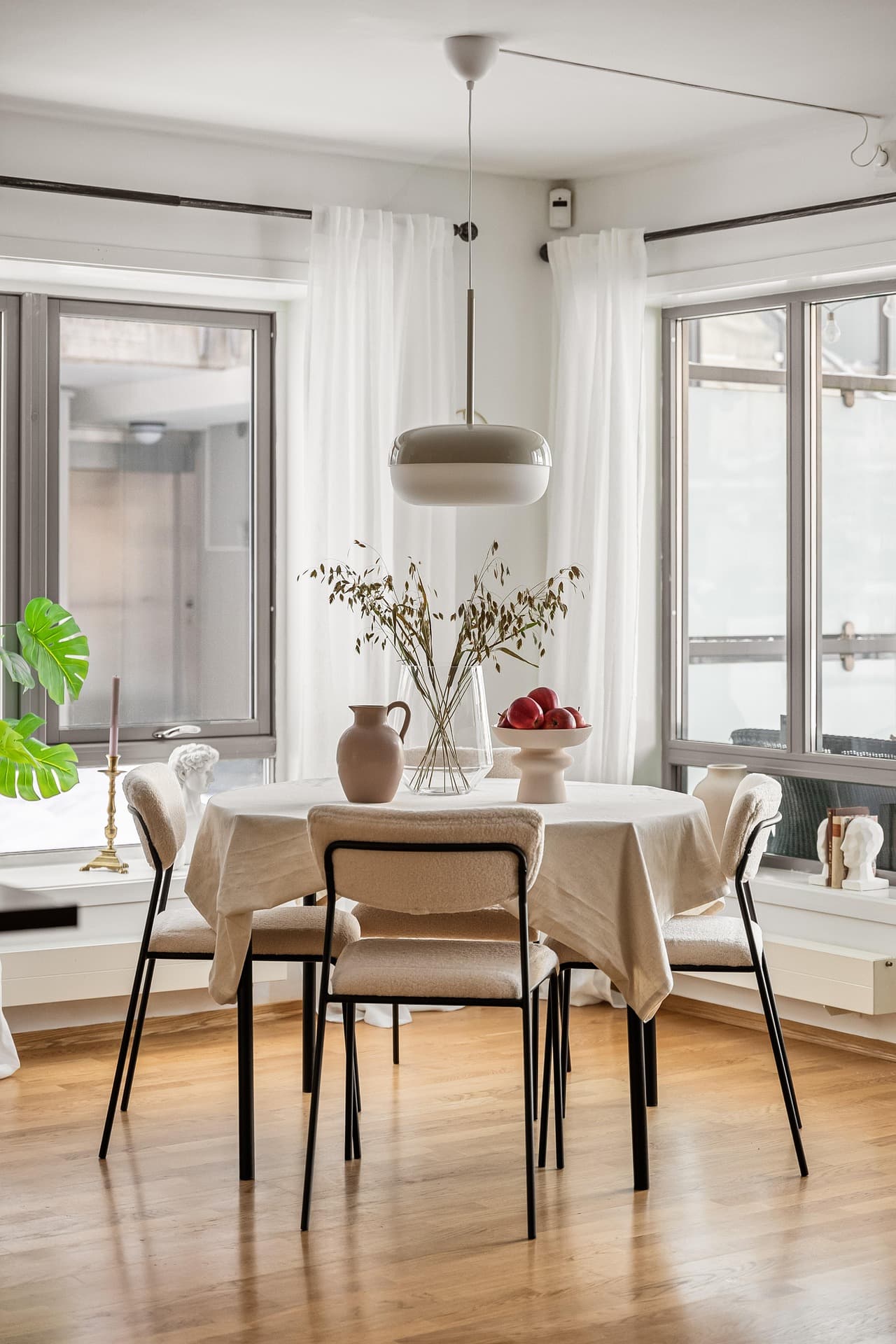 Welcoming accommodation dining space
